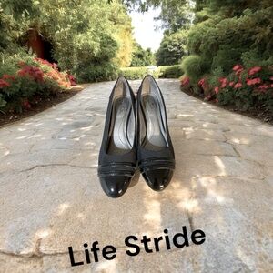 Life Stride black closed toe wedge heels sz 9.5 heels approximately 2 inches